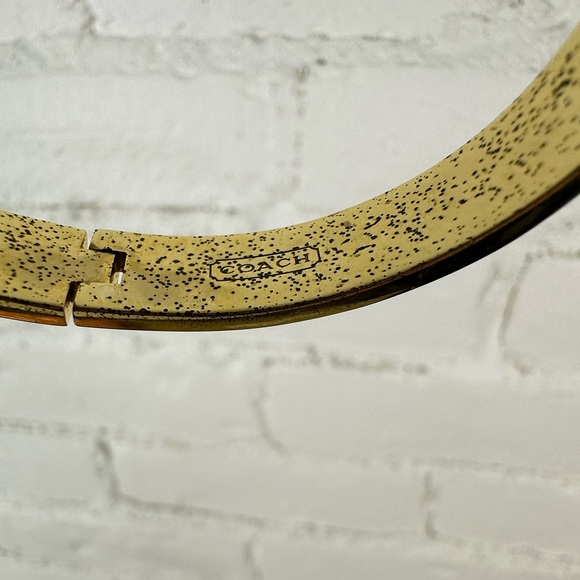 Coach Seashell Logo Bangle Gold Tone with White Shell Clasp Lock - Picture 5 of 8